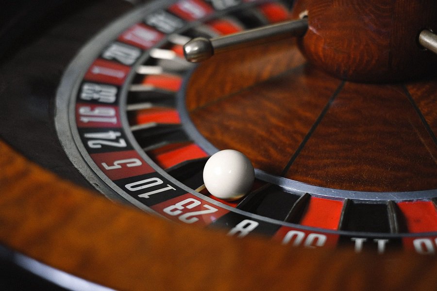 kinh nghiem giup nguoi choi kiem duoc tien trong roulette thuan loi